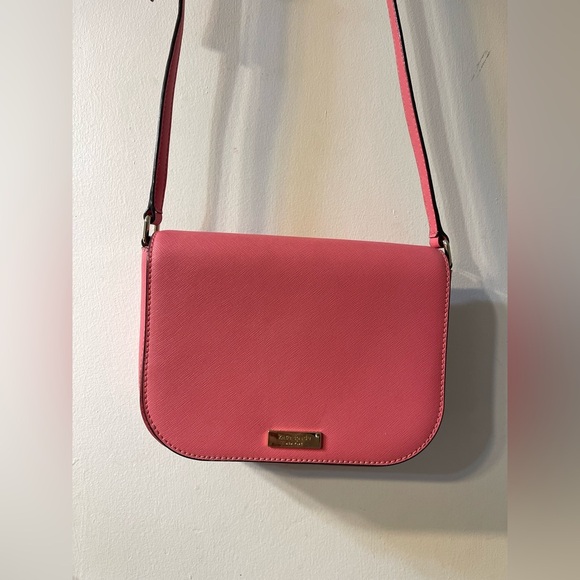 kate spade Handbags - Kate Spade Pink Crossbody Bag